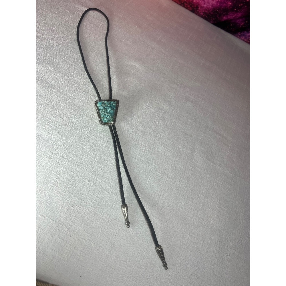 Vintage Turquoise Chip Inlay Bolo Tie Silver Tone Western Cowboy Accessory